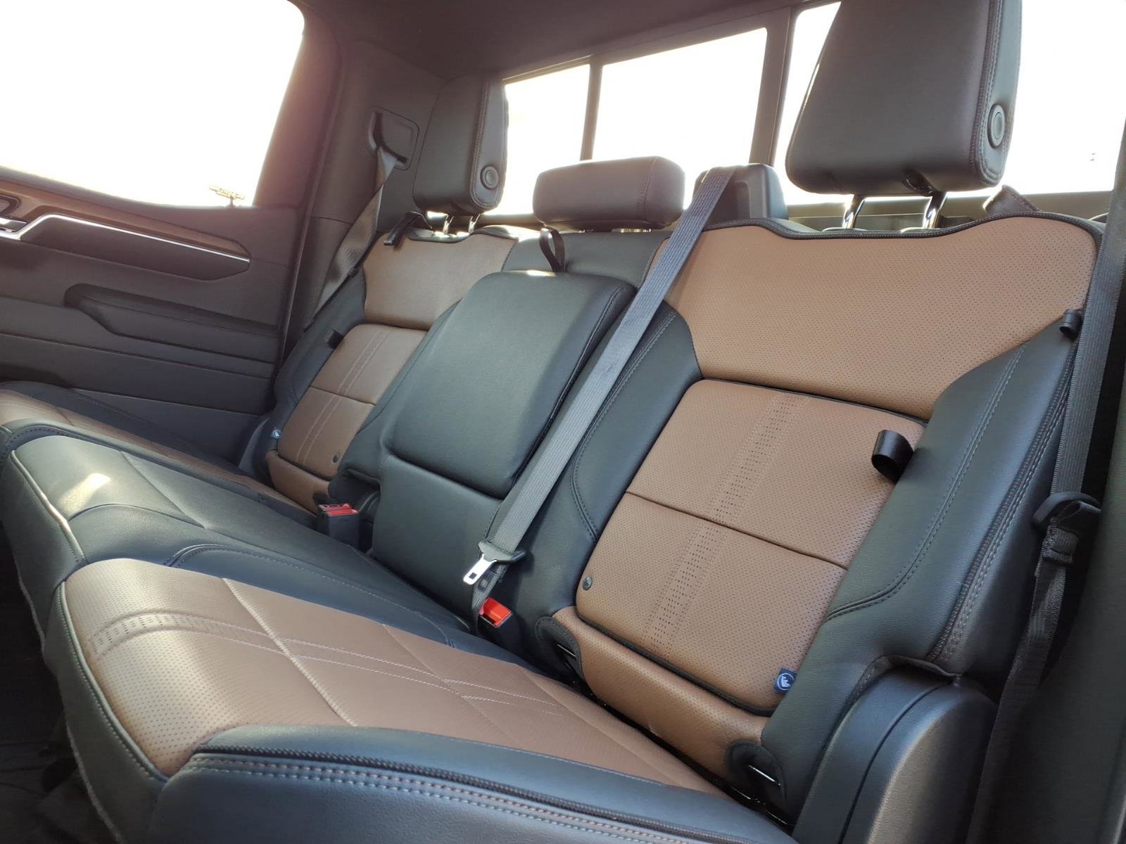 Used 2024 Chevrolet Silverado 1500 High Country w/ High Country Premium Package image 13