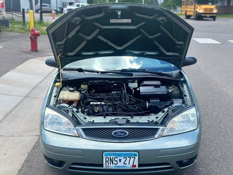 Used 2005 Ford Focus SES FWD image 23