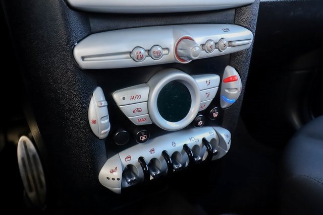 Used 2010 MINI Cooper S image 9