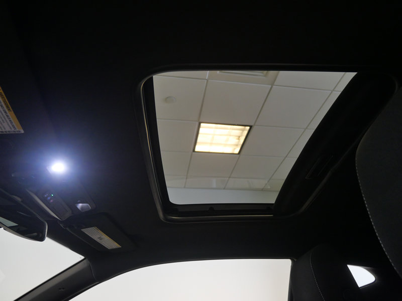 Used 2021 Chevrolet Camaro SS RWD image 18