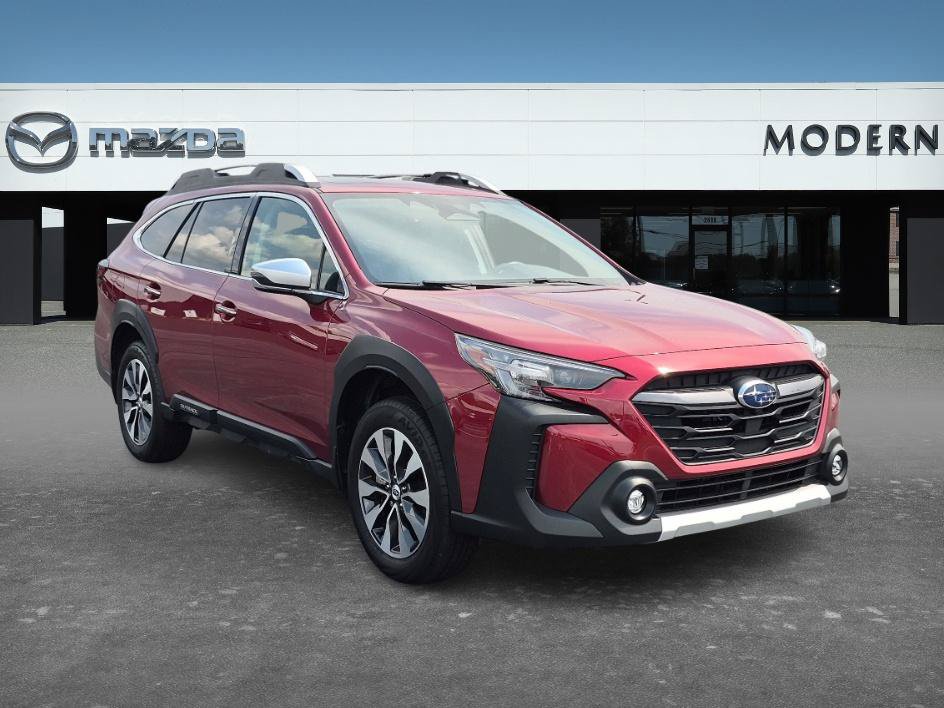 Used 2025 Subaru Outback Touring AWD/4WD image 8