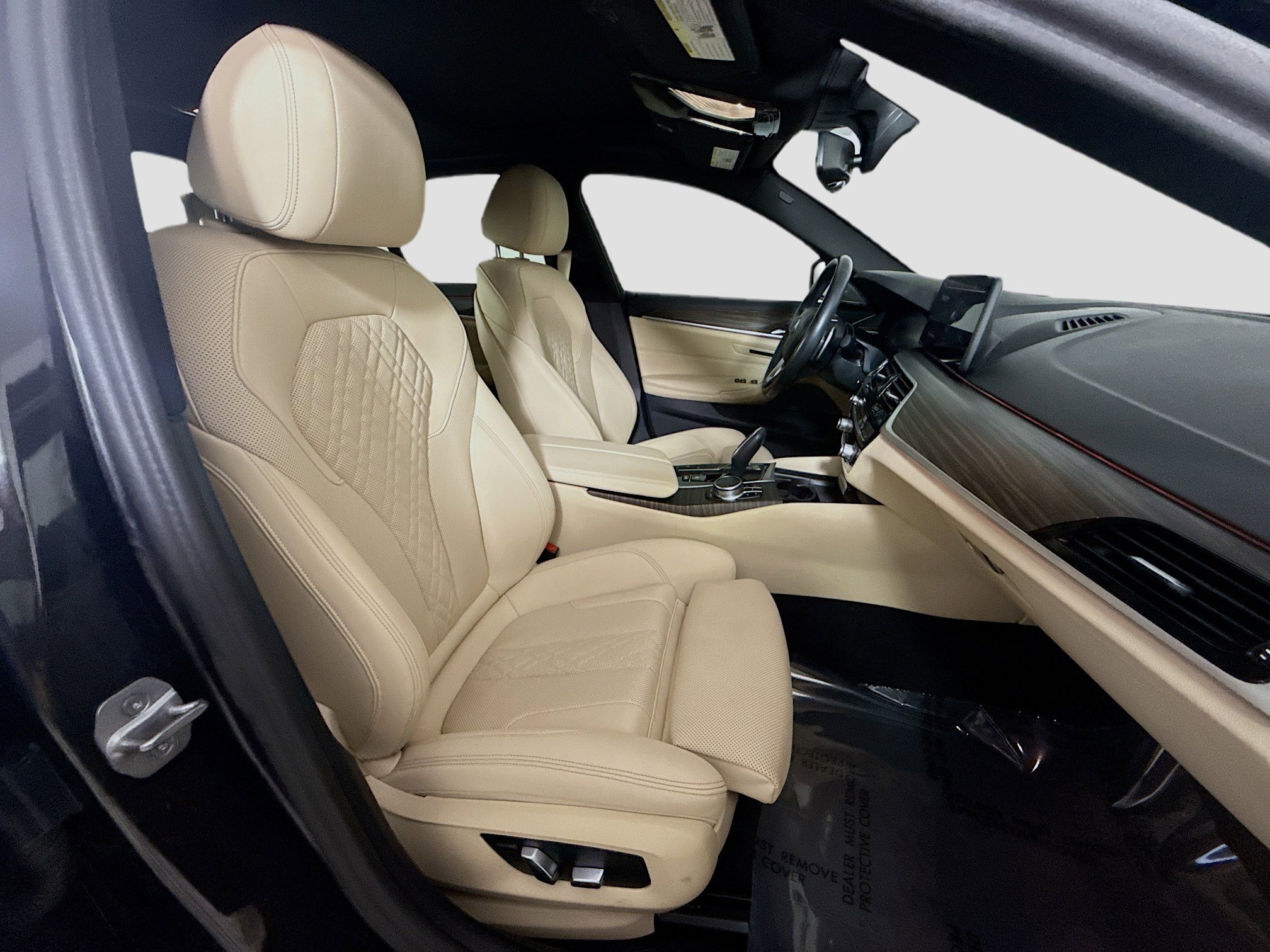 Used 2023 BMW 540i w/ Premium Package image 29