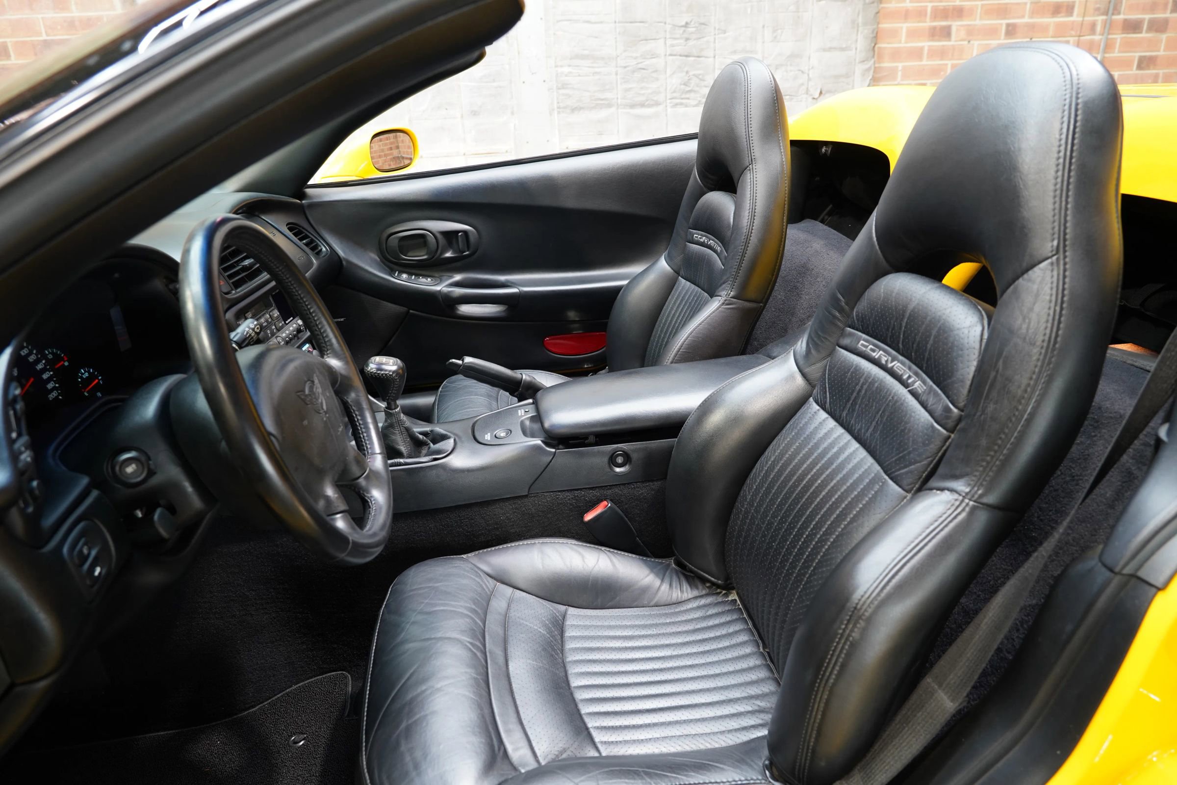 Used 2002 Chevrolet Corvette Coupe w/ Preferred Equipment Group2 RWD image 45