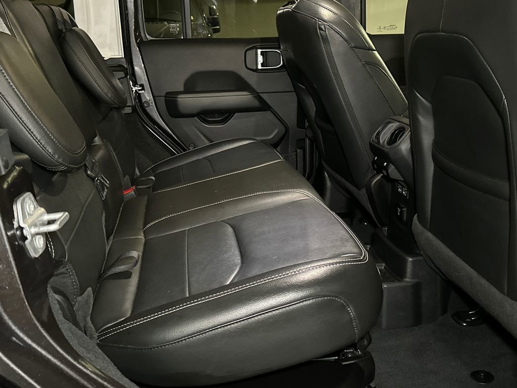 Used 2022 Jeep Wrangler Unlimited Sahara w/ Cold Weather Group image 13