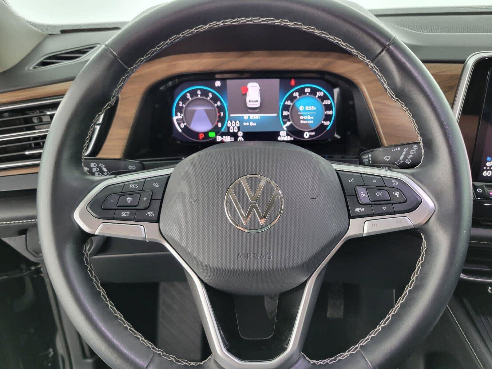 Used 2025 Volkswagen Atlas SE AWD/4WD image 24