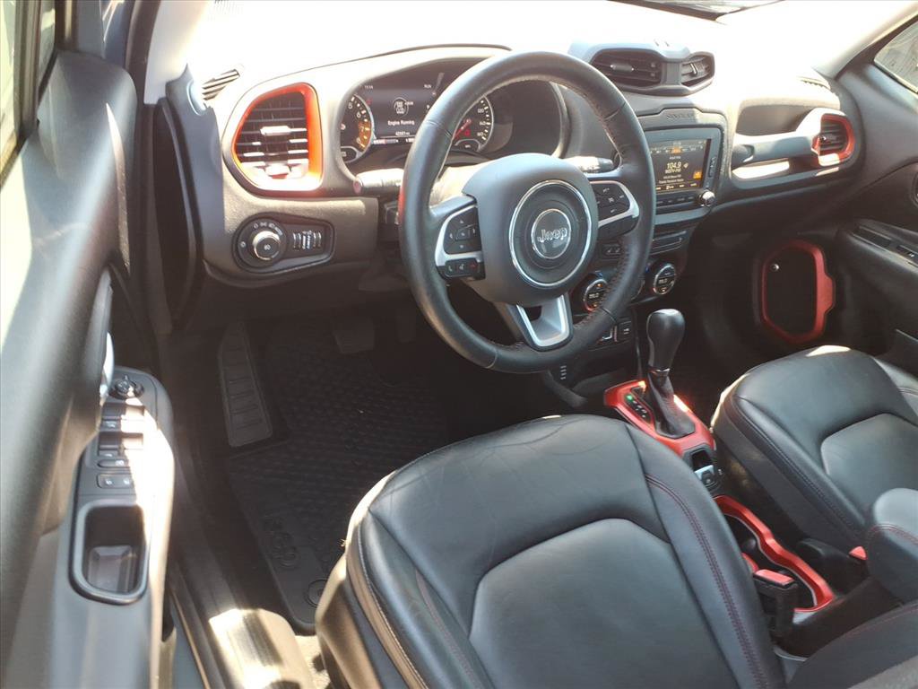 Used 2016 Jeep Renegade Trailhawk w/ Premium Trailhawk Package AWD/4WD image 18