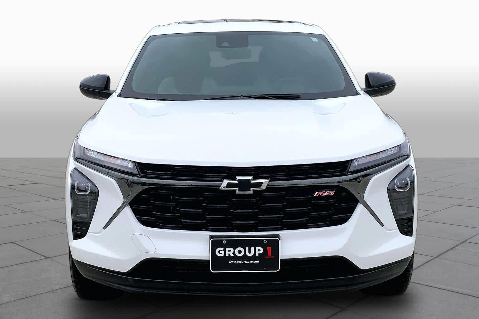 Used 2025 Chevrolet Trax RS w/ Sunroof Package FWD image 4