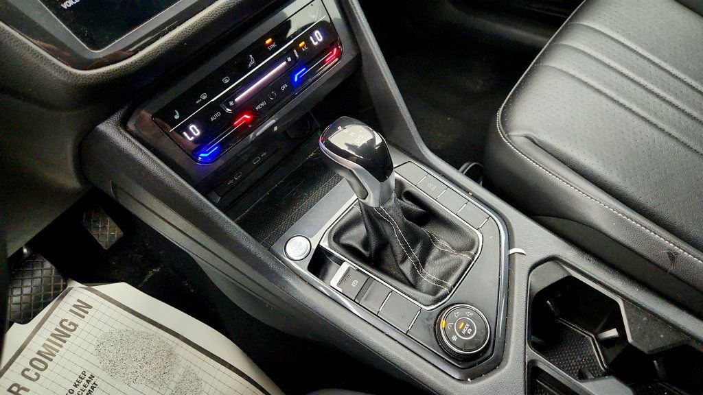 Used 2022 Volkswagen Tiguan SE image 14