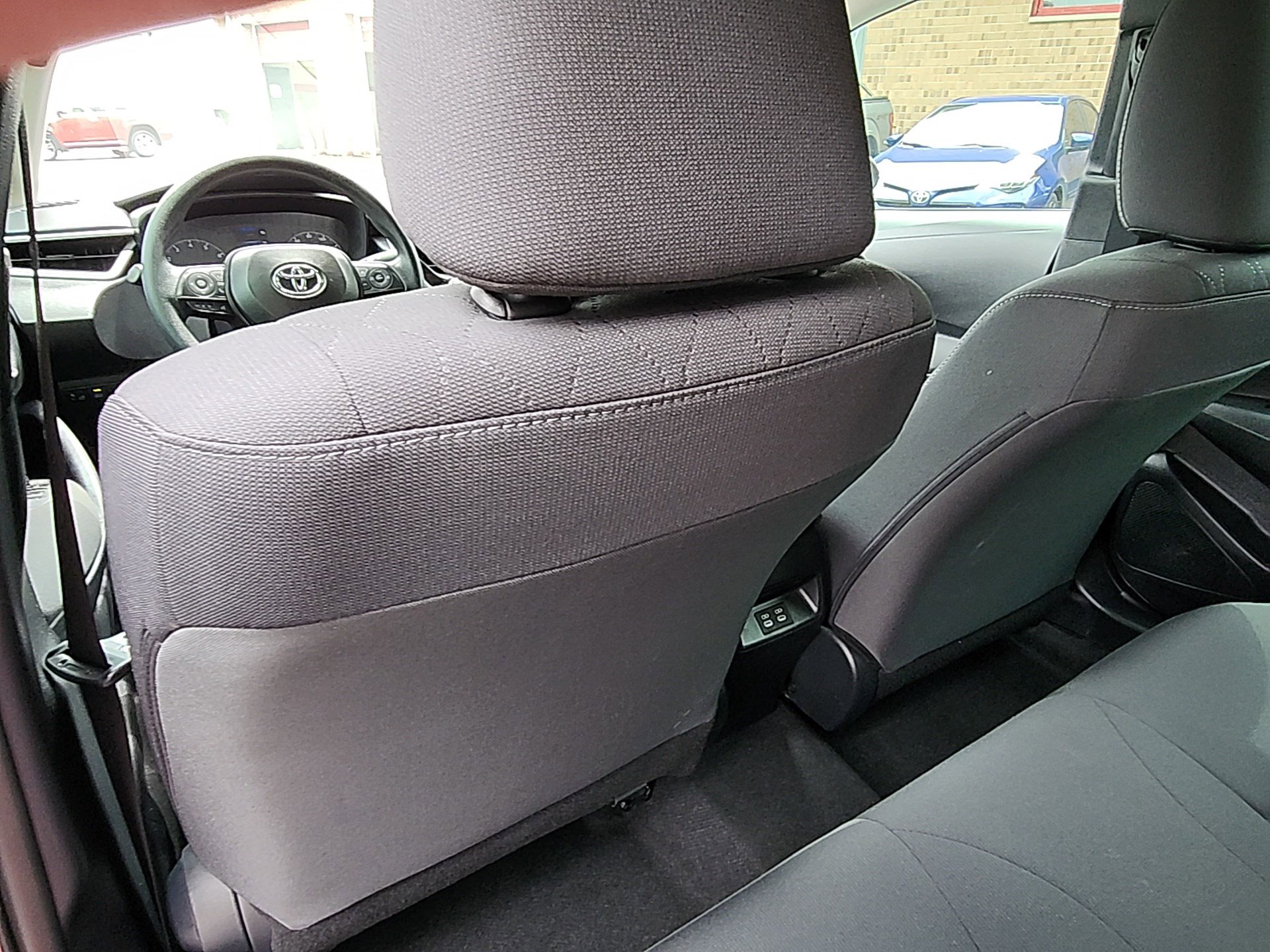 Certified 2025 Toyota Corolla LE FWD image 21