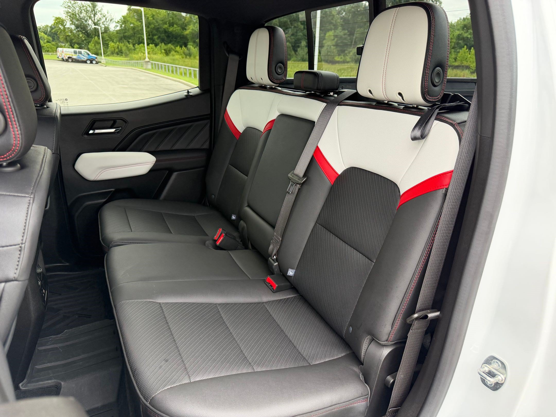 Used 2023 GMC Canyon AT4X w/ Edition 1 AWD/4WD image 18