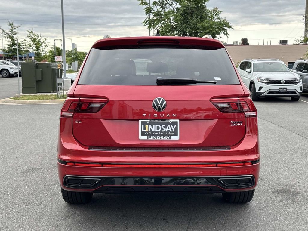 Used 2024 Volkswagen Tiguan SE R-Line AWD/4WD image 4