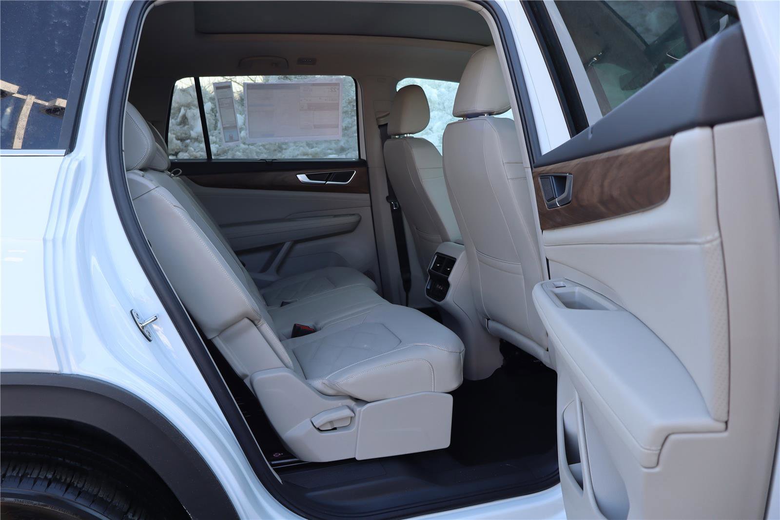 New 2026 Volkswagen Atlas SE image 30