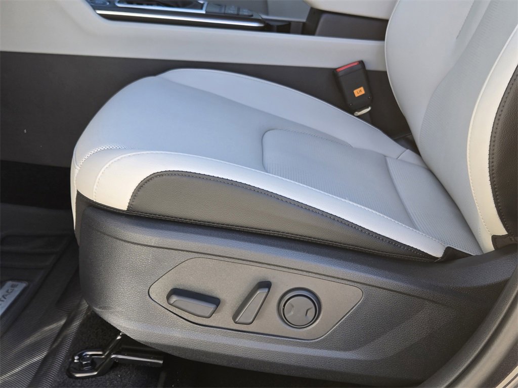 New 2026 Kia Sportage EX w/ EX Panorama Roof Package image 17