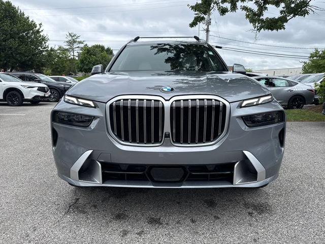 Used 2024 BMW X7 xDrive40i w/ Premium Package AWD/4WD image 9