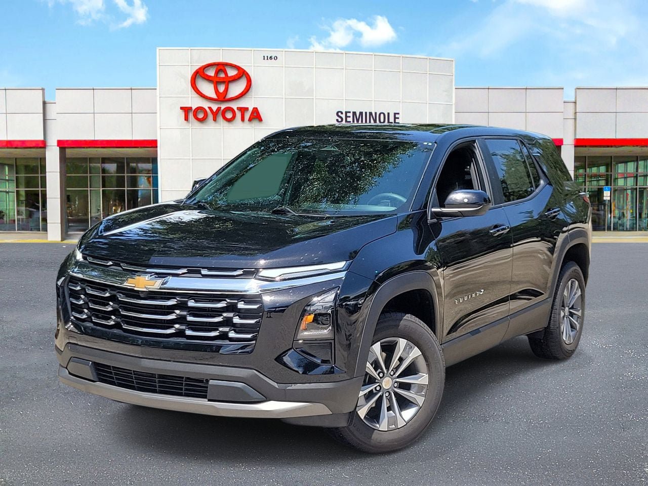 Used 2026 Chevrolet Equinox LT FWD image 1