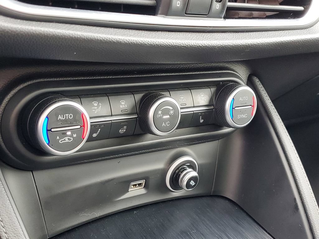 Used 2024 Alfa Romeo Stelvio Sprint AWD/4WD image 33