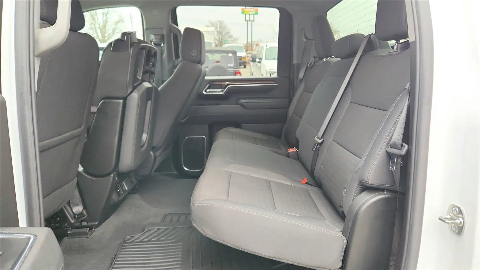 Used 2025 Chevrolet Silverado 2500 LT w/ Convenience Package image 28