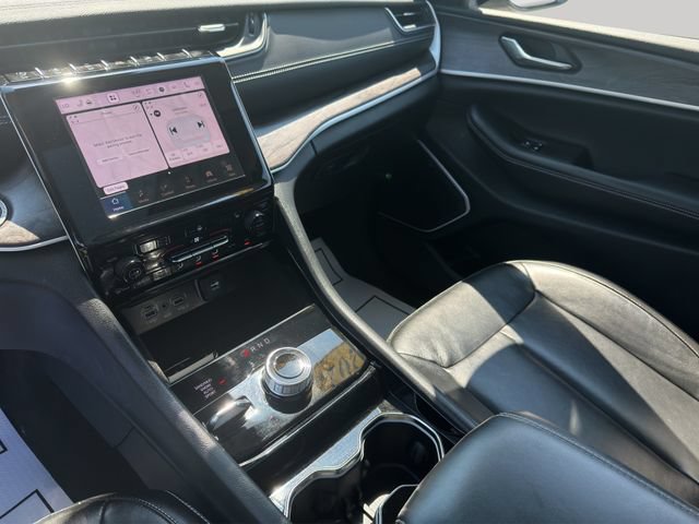 Used 2022 Jeep Grand Cherokee L Limited AWD/4WD image 18