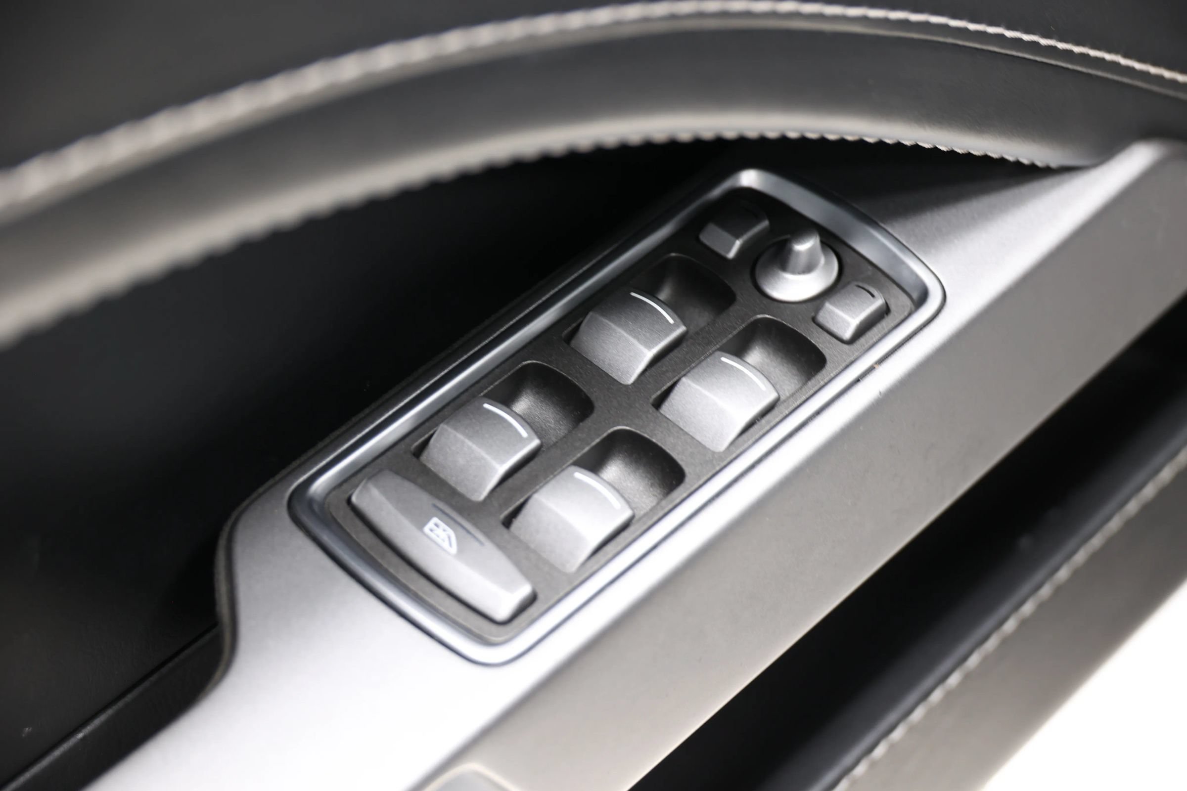 Used 2015 Aston Martin Rapide S RWD image 14