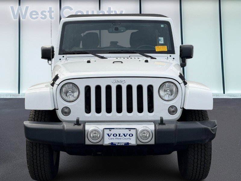 Used 2015 Jeep Wrangler Unlimited Sahara w/ Connectivity Group image 9