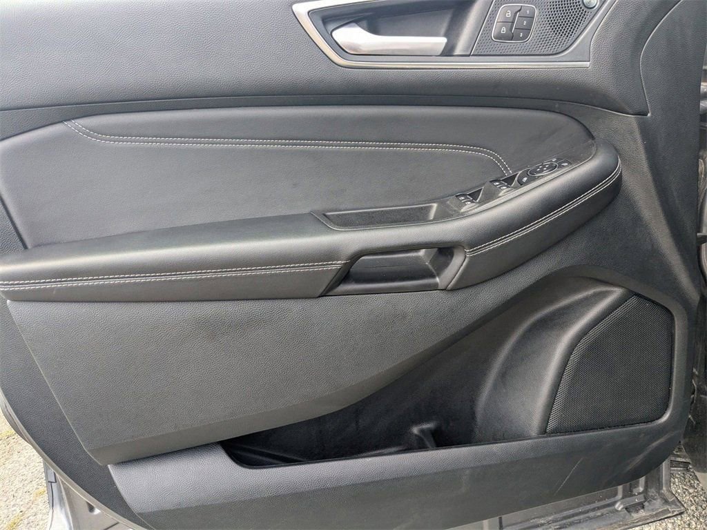 Used 2024 Ford Edge Titanium image 16
