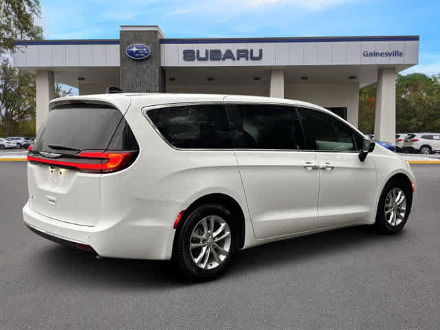 Used 2026 Chrysler Pacifica Select FWD image 6