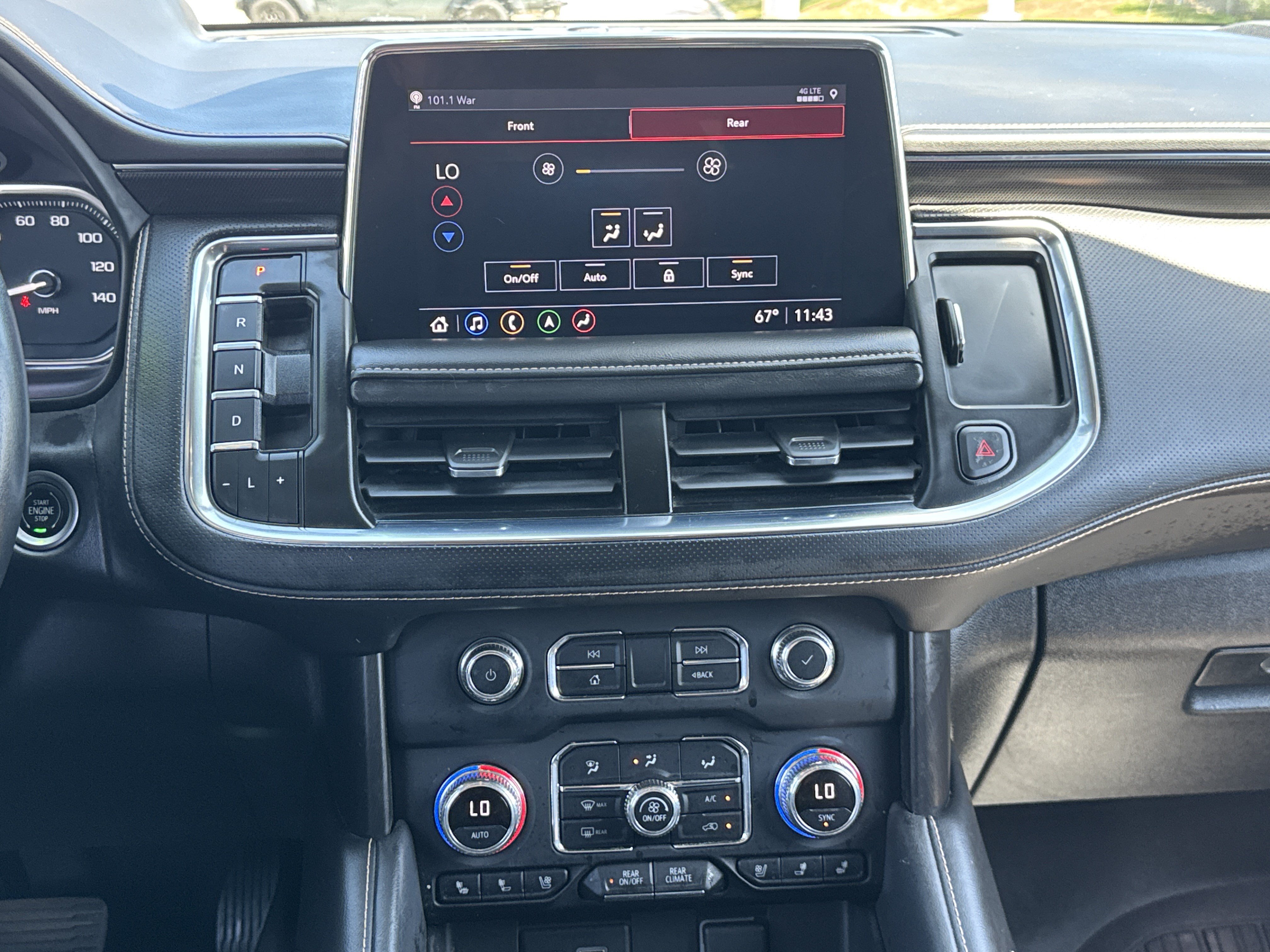 Used 2021 GMC Yukon AT4 w/ AT4 Premium Plus Package AWD/4WD image 17