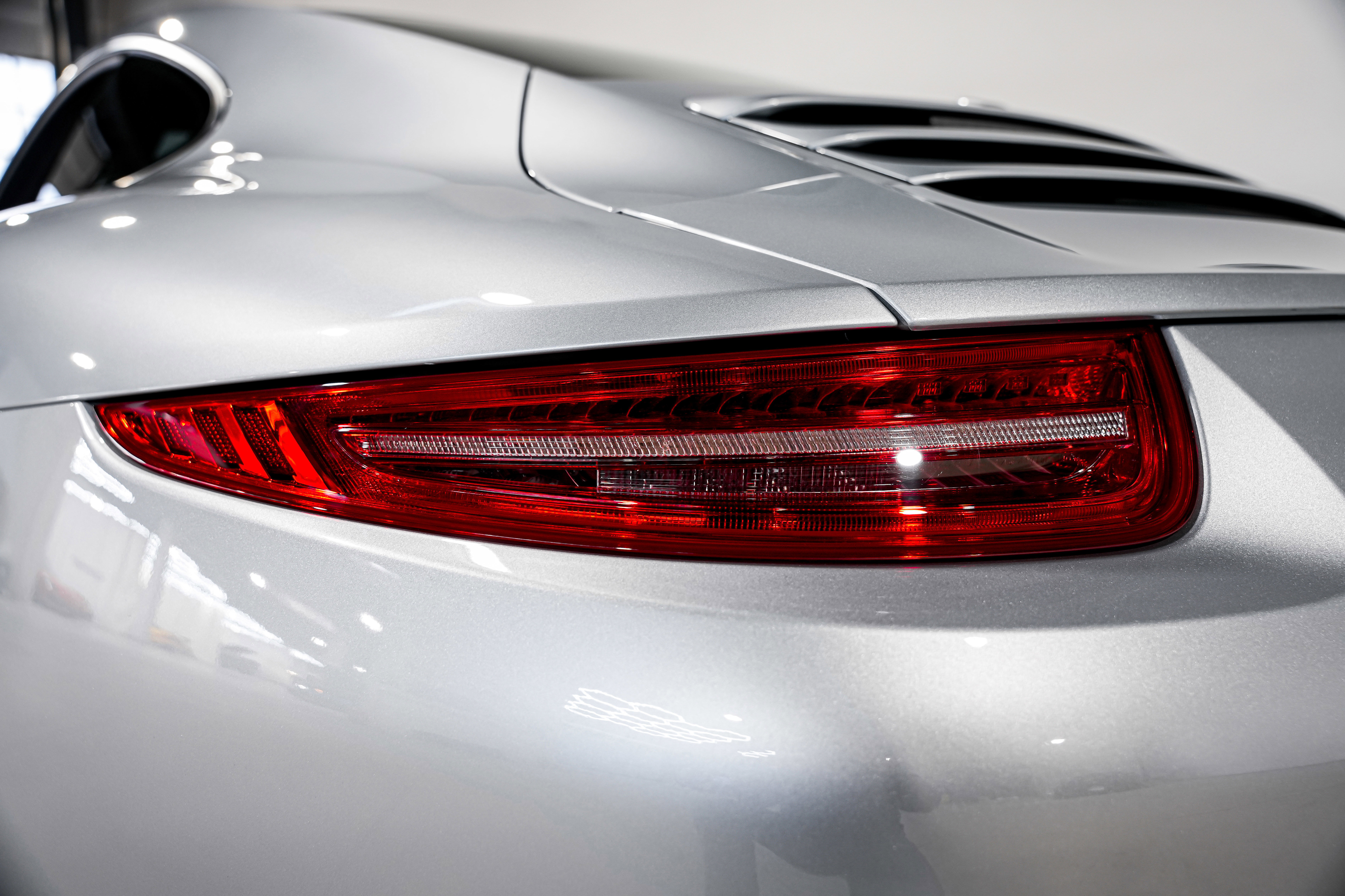 Used 2014 Porsche 911 Carrera S RWD image 34