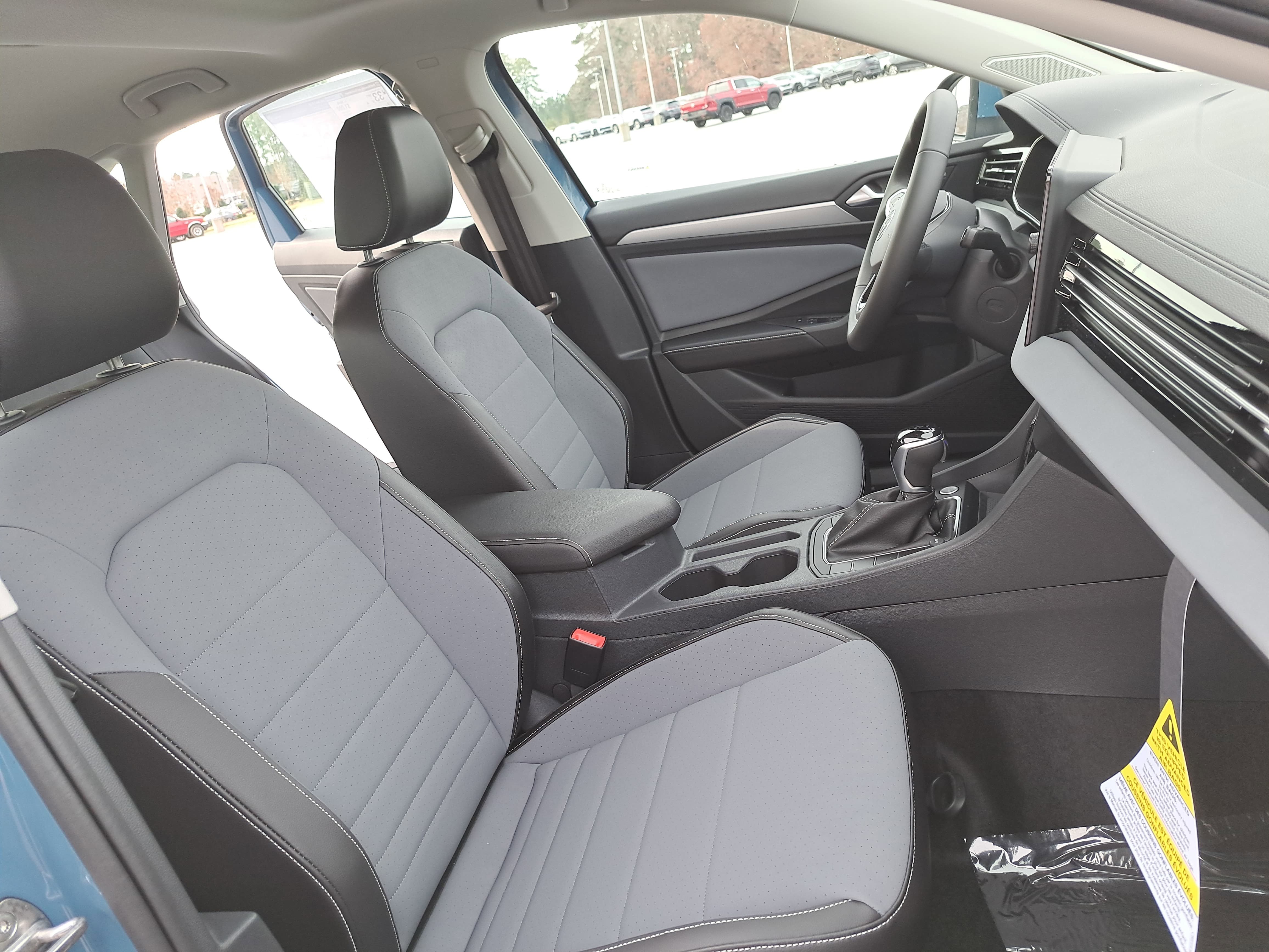 New 2026 Volkswagen Jetta SE FWD image 10