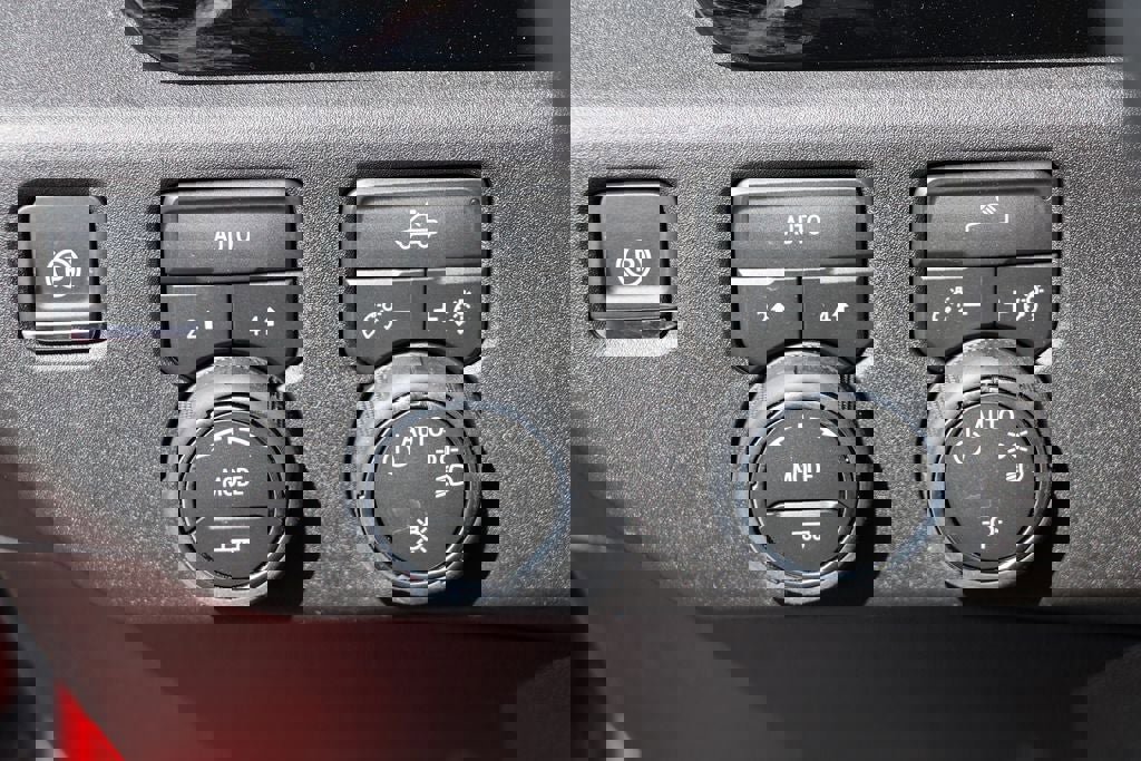 Used 2026 Chevrolet Silverado 1500 LT AWD/4WD image 22