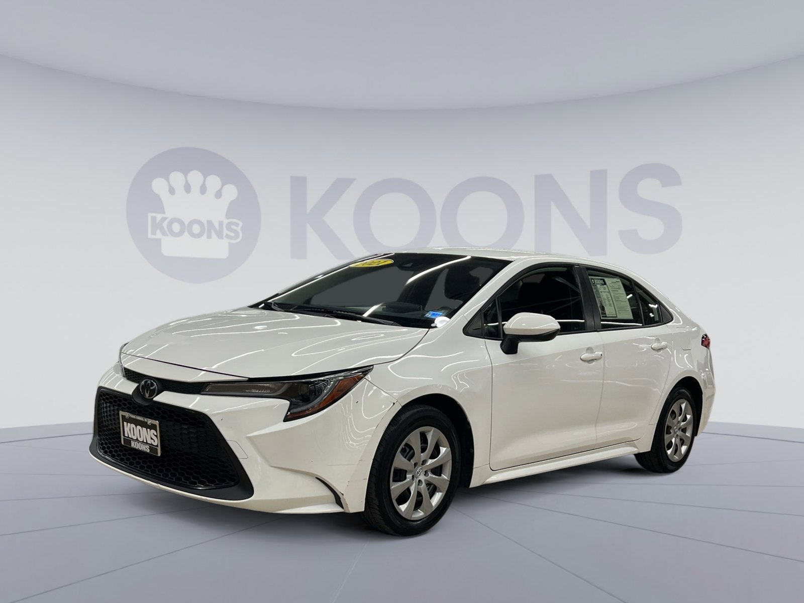 Used 2021 Toyota Corolla LE image 1