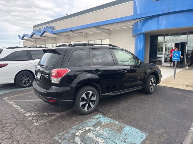 Used 2017 Subaru Forester 2.5i Premium w/ All-Weather Package AWD/4WD image 4