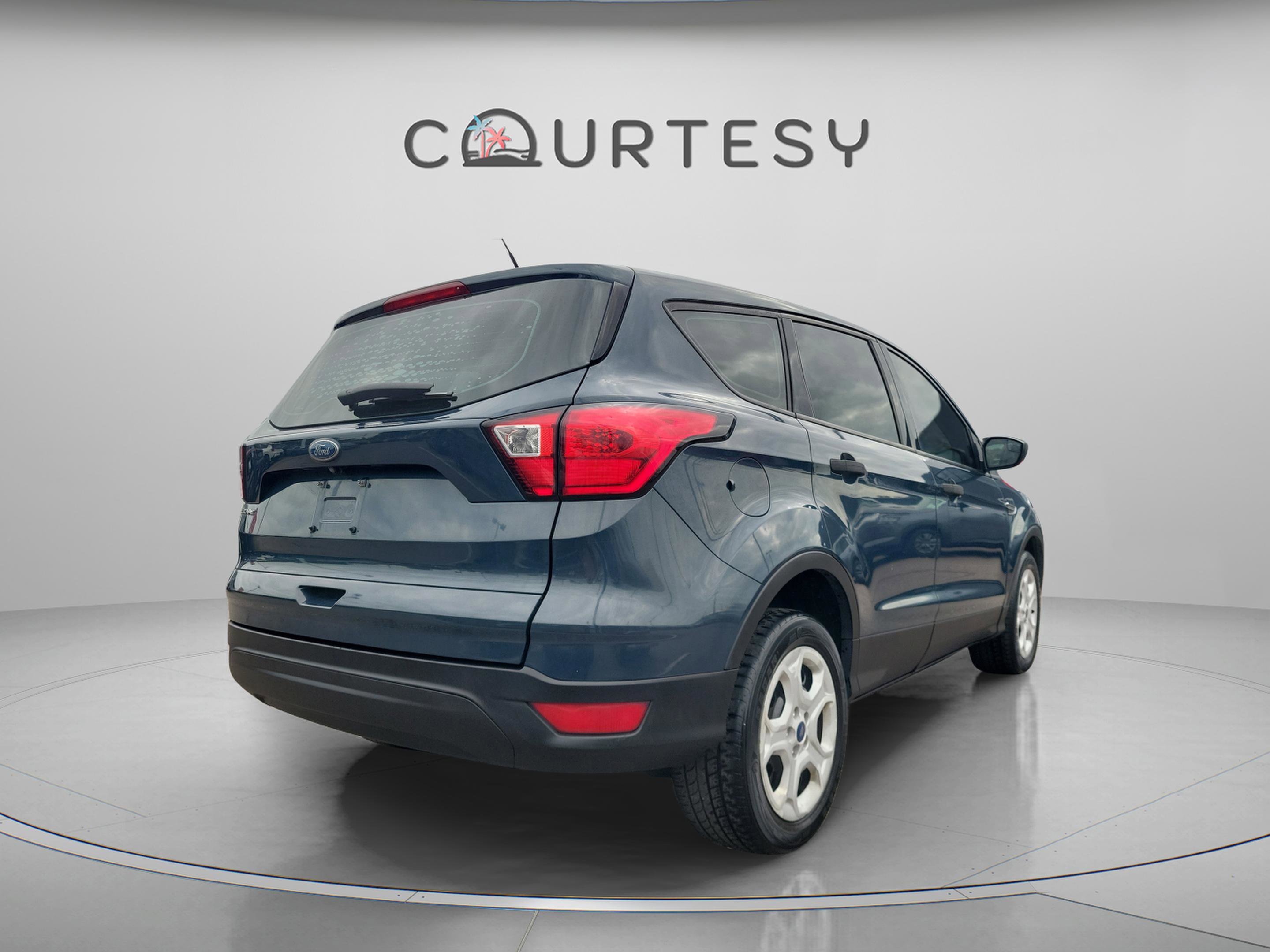 Used 2019 Ford Escape S image 4