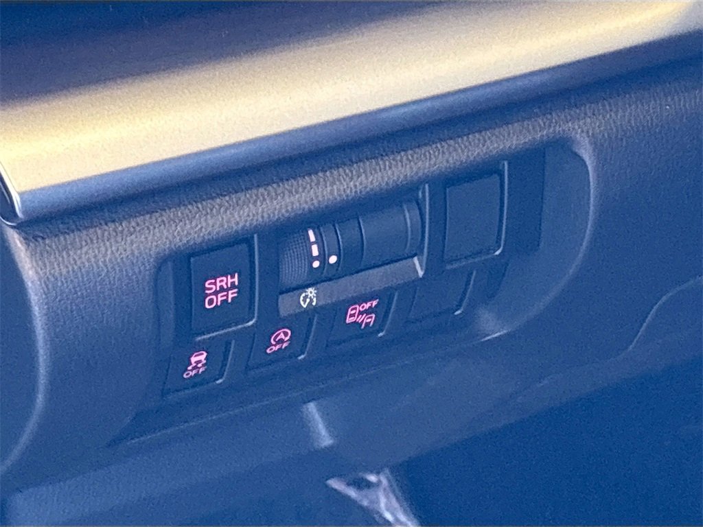 Used 2022 Subaru Crosstrek 2.5i Limited image 10