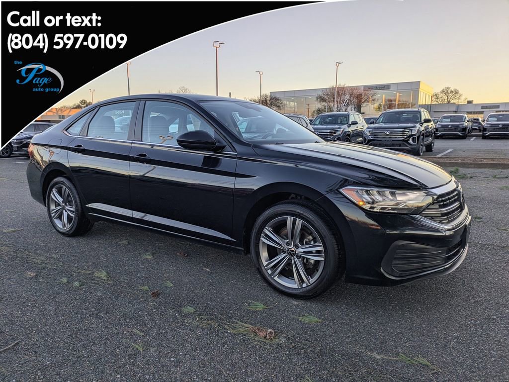 Certified 2024 Volkswagen Jetta SE image 1