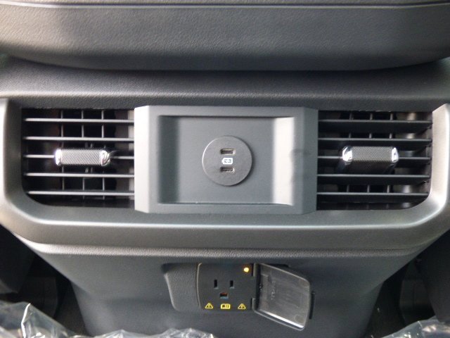 New 2025 Ford F150 Lariat w/ Equipment Group 501A Mid image 9