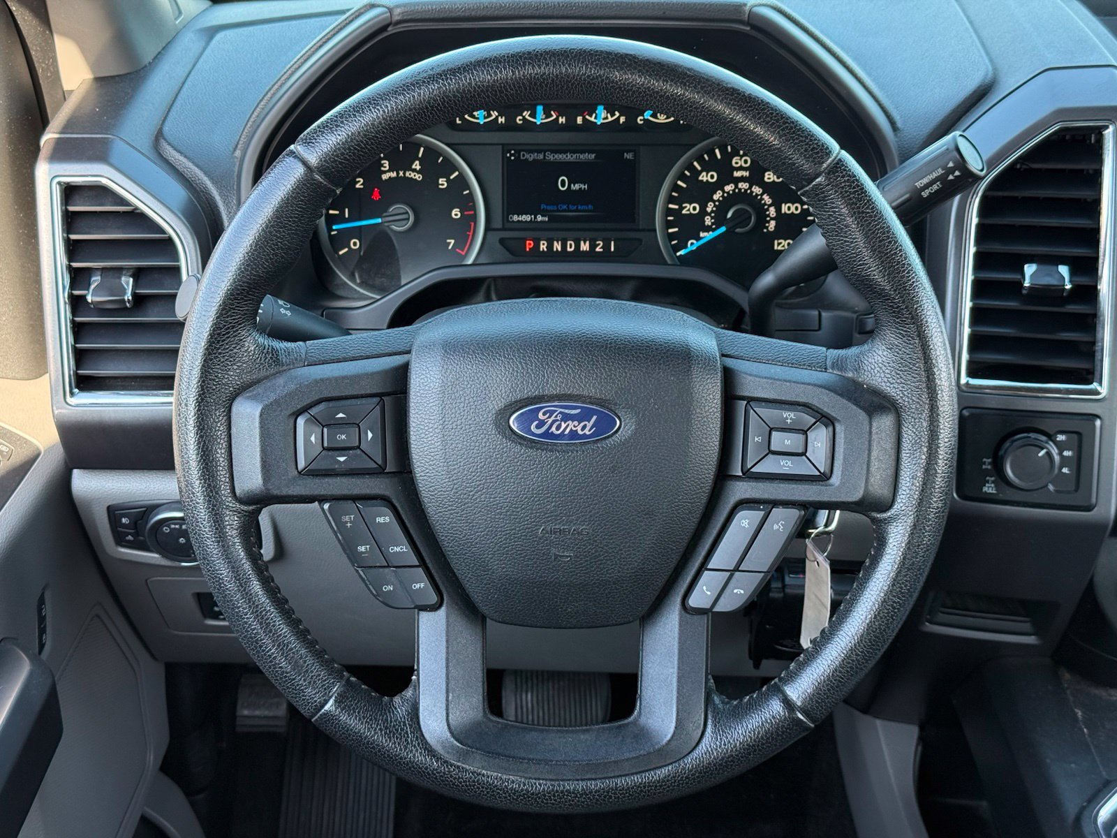 Used 2016 Ford F150 XLT w/ Equipment Group 302A Luxury AWD/4WD image 29