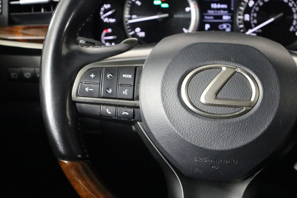 Used 2016 Lexus LX 570 4WD w/ Luxury Package image 8