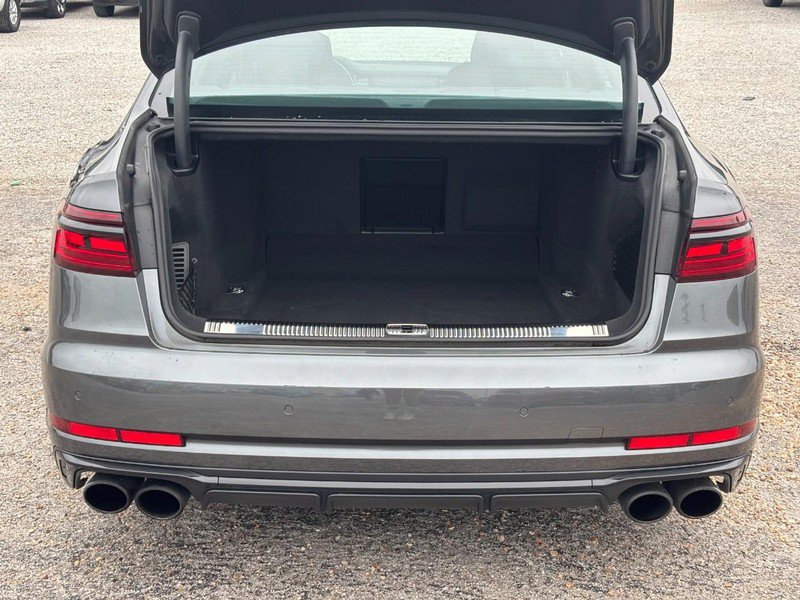 Used 2022 Audi S8 w/ S8 Executive Package AWD/4WD image 11