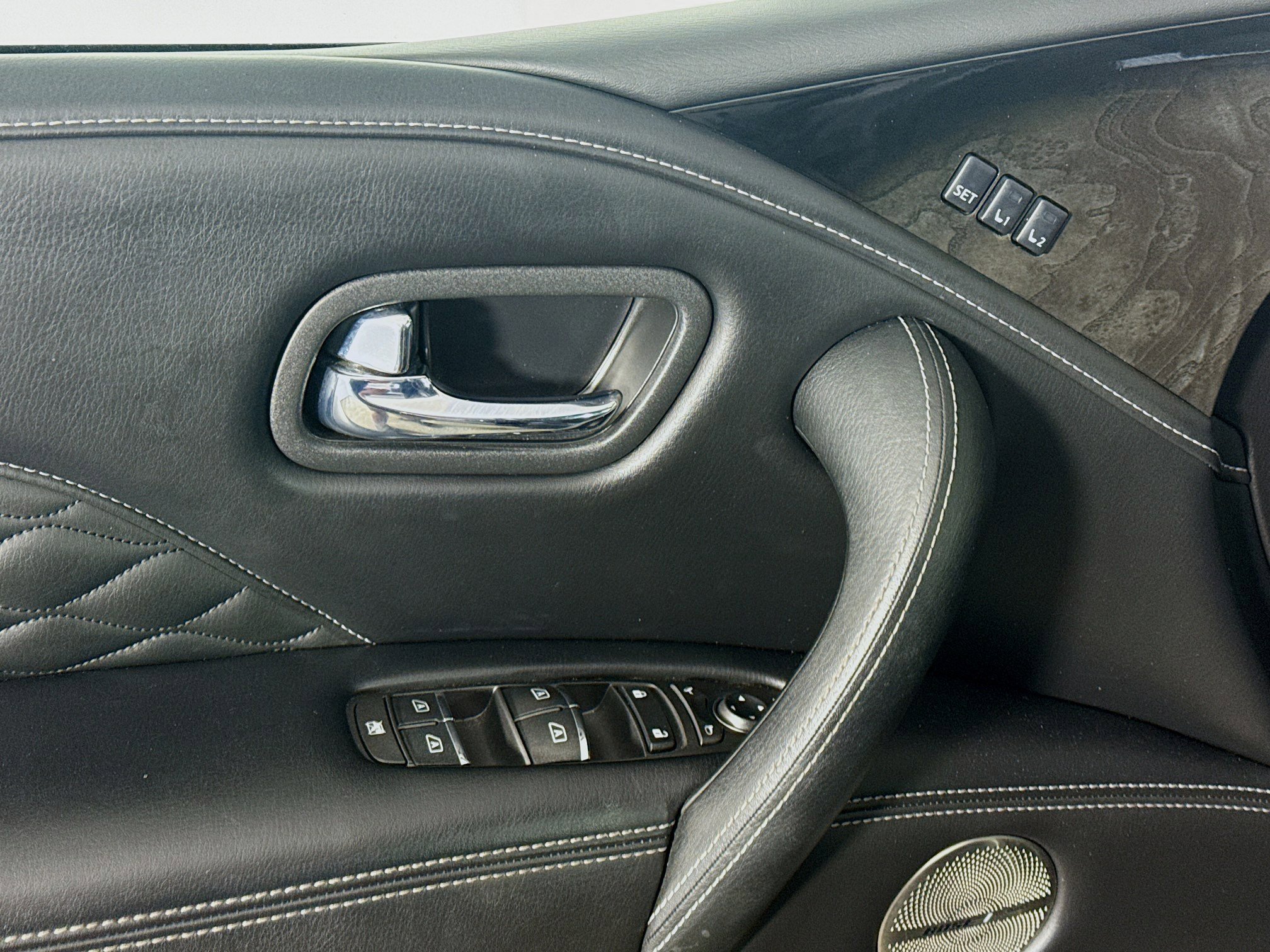 Used 2022 INFINITI QX80 Sensory w/ All-Season Package image 24