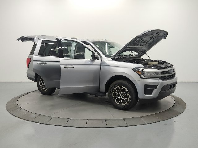 Used 2024 Ford Expedition XLT RWD image 10