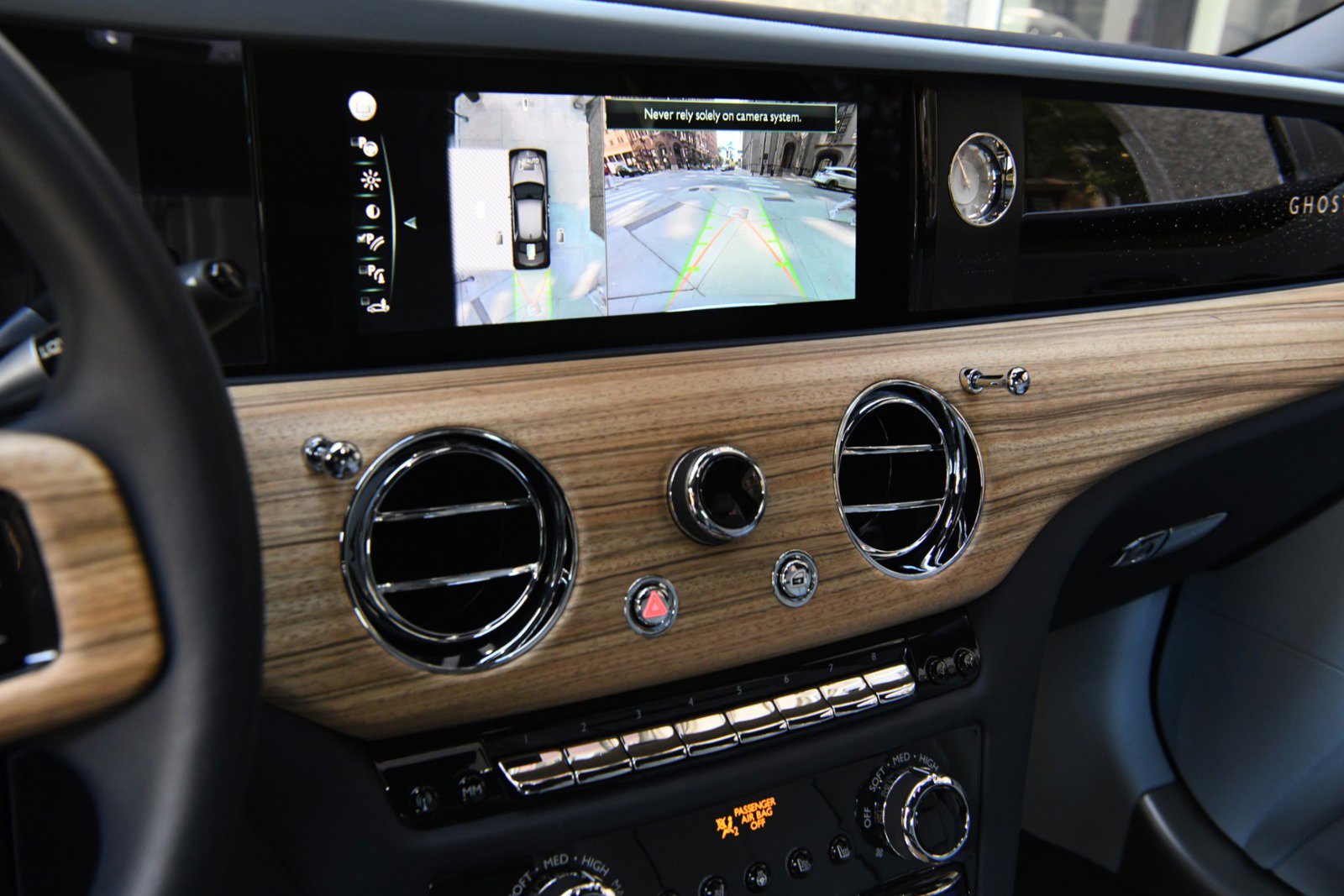 Used 2022 Rolls-Royce Ghost w/ Ghost Package image 21