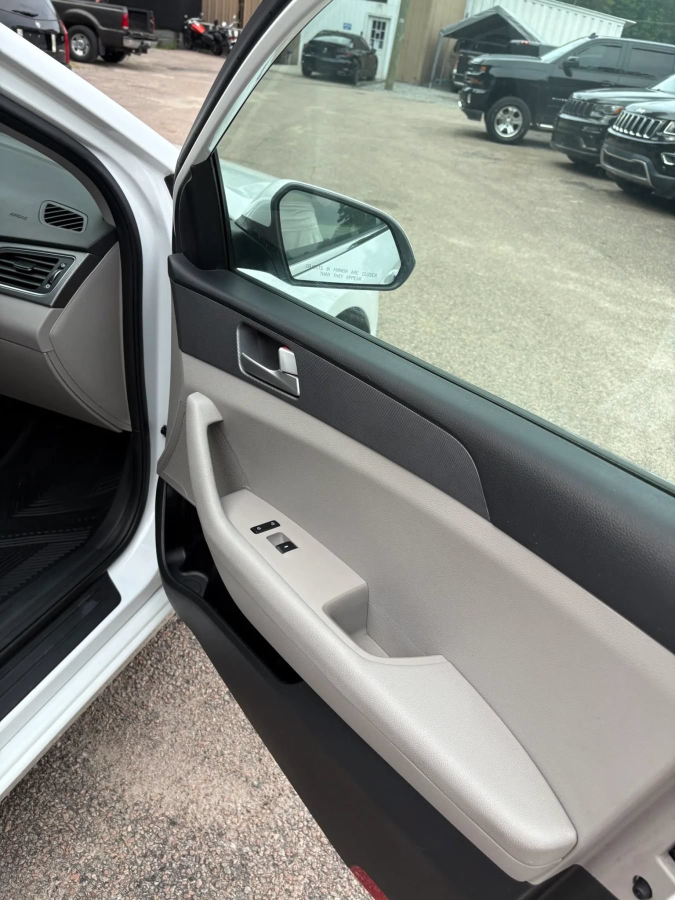 Used 2017 Hyundai Sonata SE FWD image 26