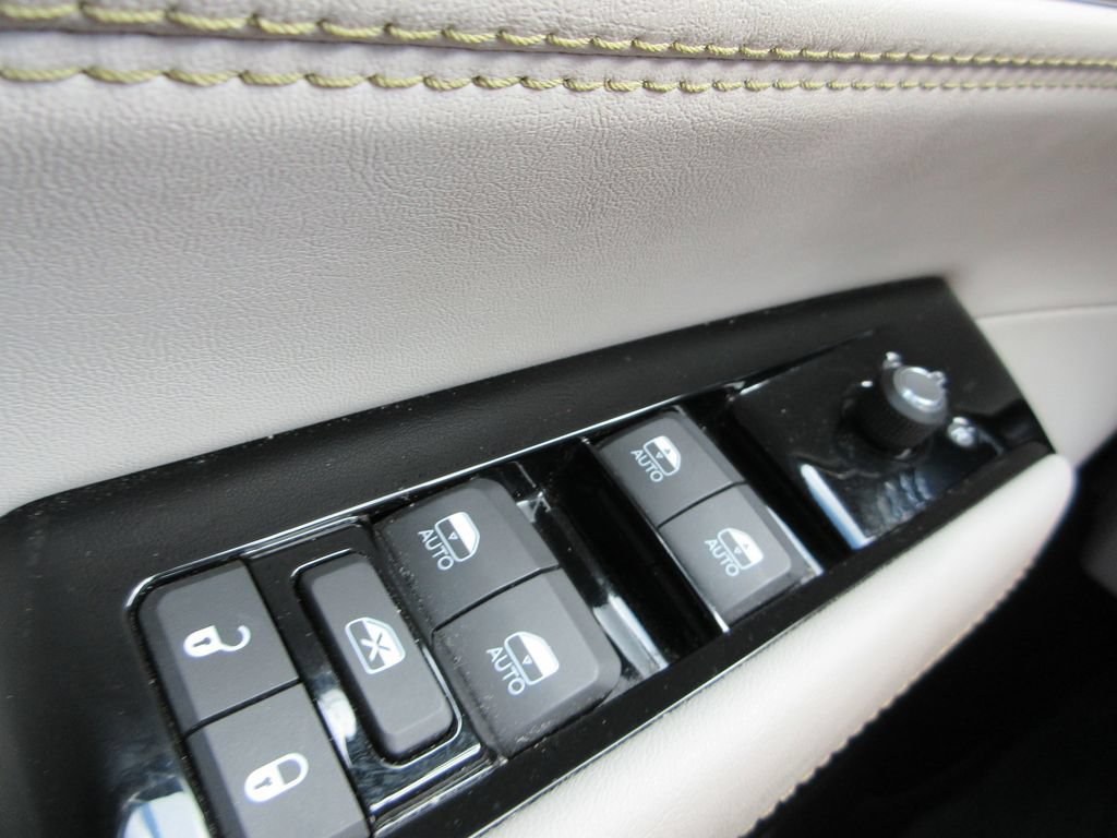 Used 2023 Jeep Wagoneer Series II w/ Premium Group I AWD/4WD image 30