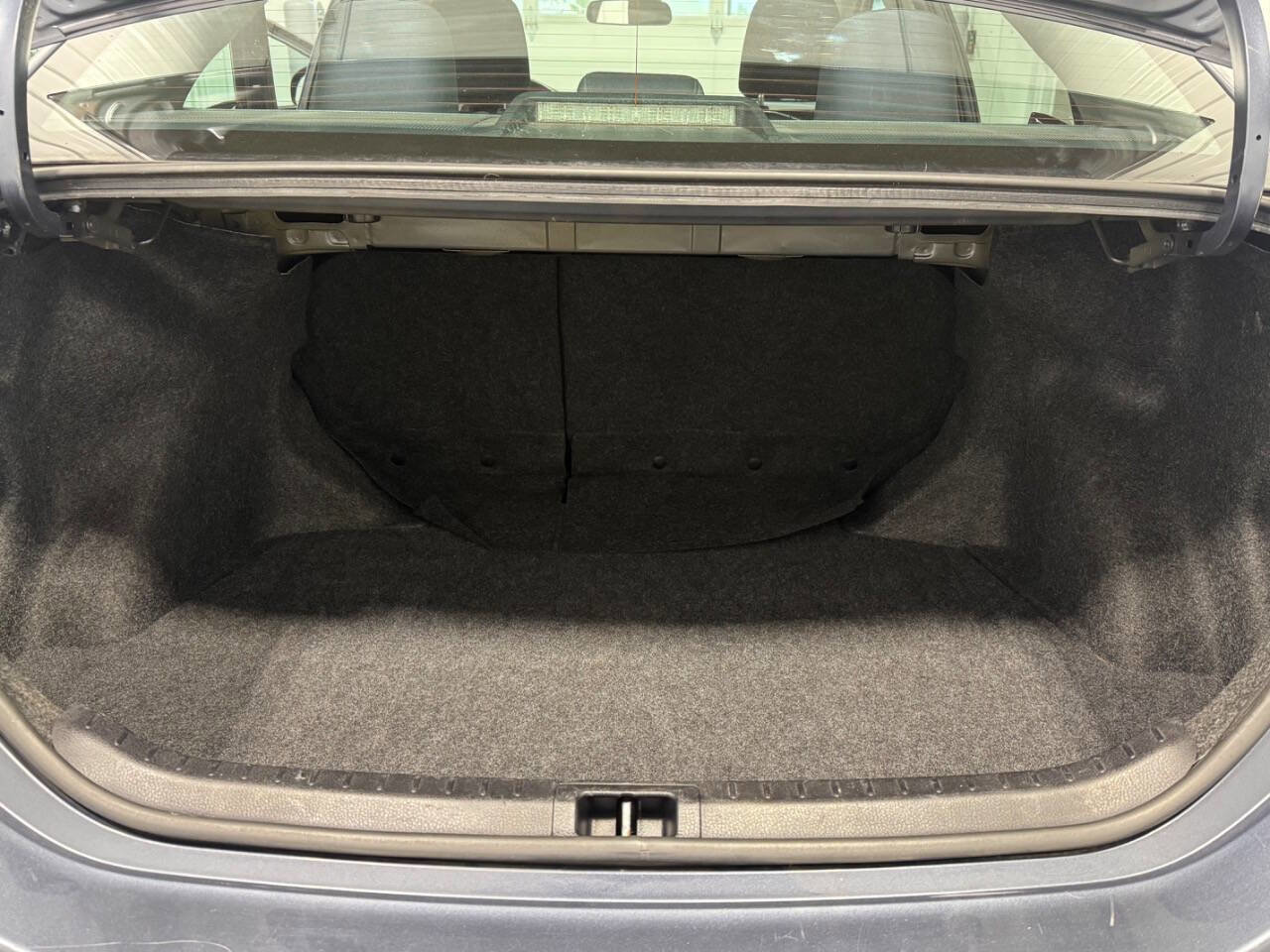 Used 2018 Toyota Corolla LE FWD image 11
