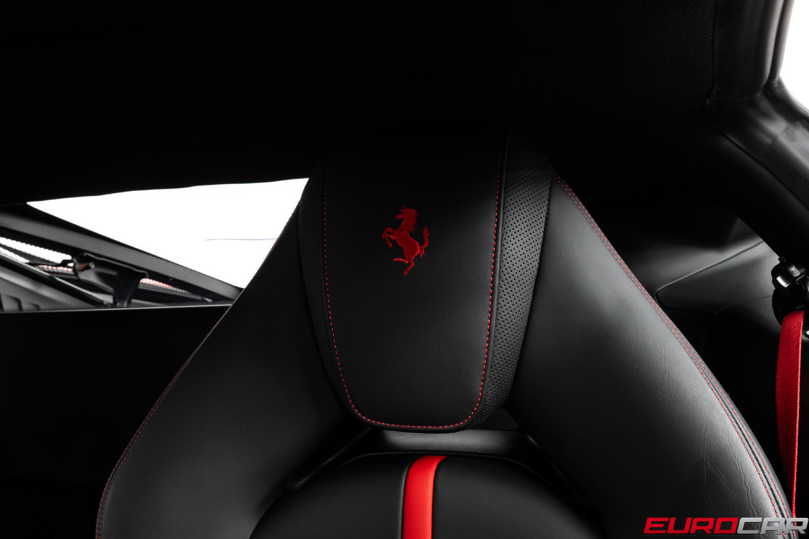 Used 2022 Ferrari F8 Tributo RWD image 43