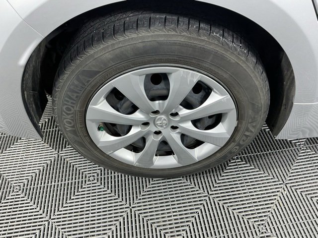 Used 2022 Toyota Corolla LE image 18