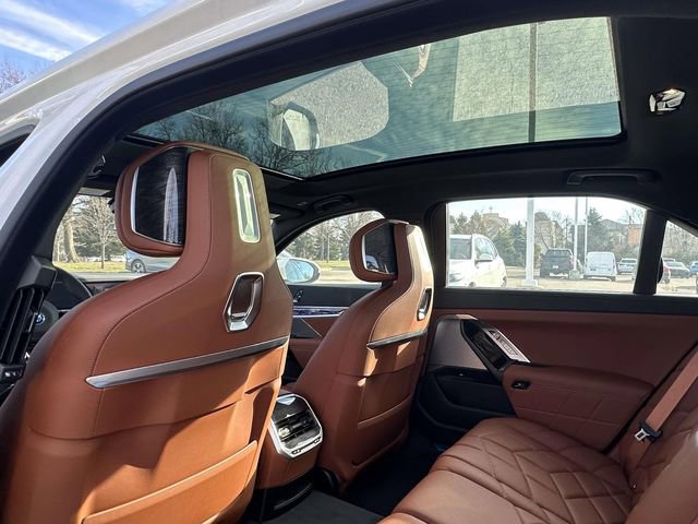 New 2026 BMW i7 xDrive60 image 11