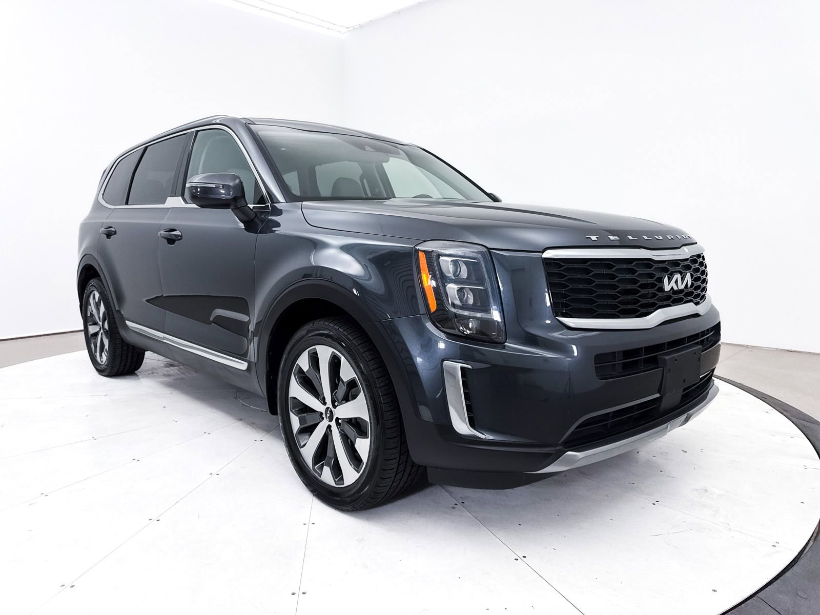 Used 2022 Kia Telluride EX w/ EX Premium Package image 13