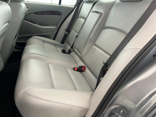 Used 2005 Jaguar S-TYPE R image 29